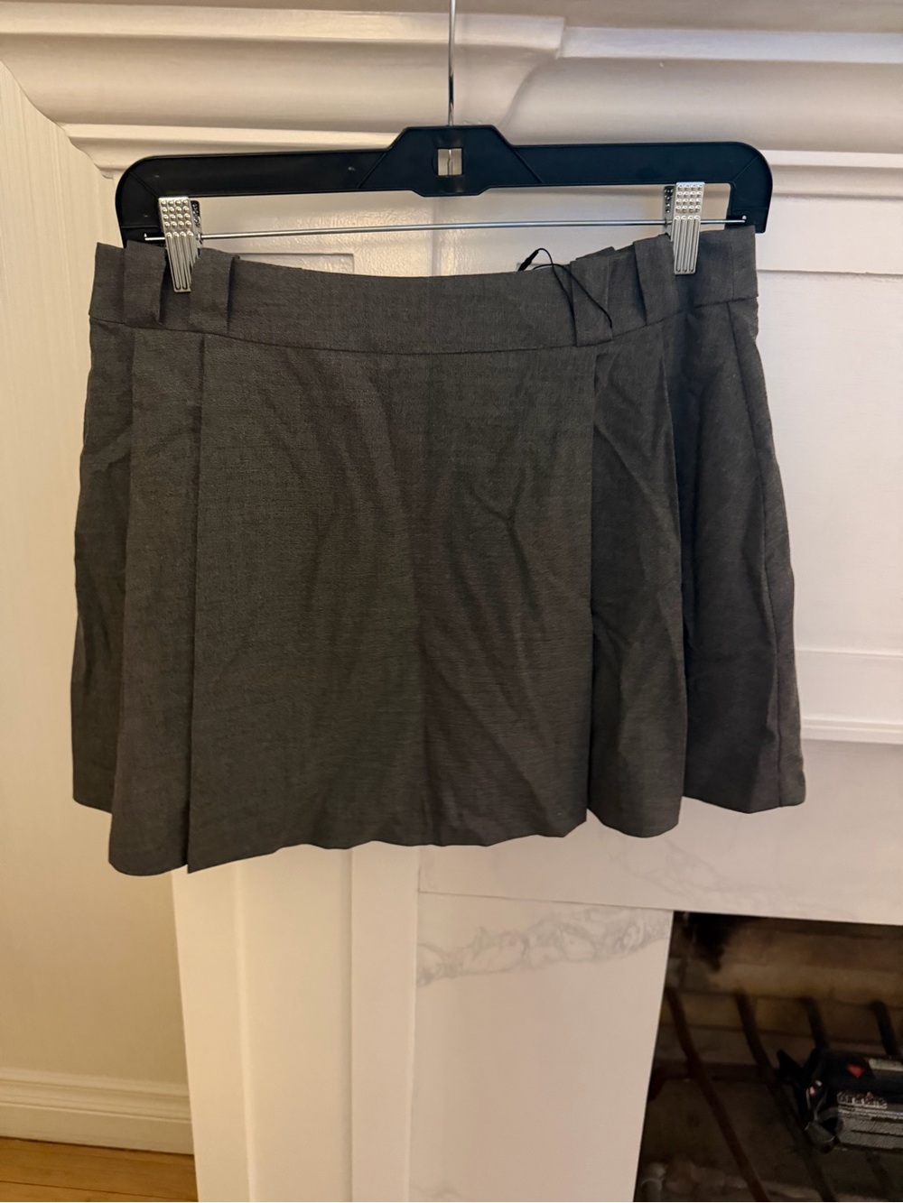 Zara charcoal gray pleated mini skirt